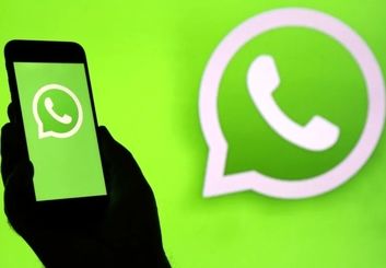 می‌توان برای هر چت واتساپ ، تصویر پس‌زمینه جدا انتخاب کرد