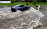 تماشا کنید | عبور خودکار اتومبیل تسلا در سیلاب!