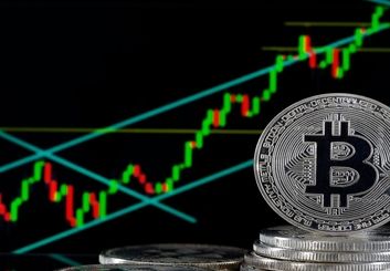 نوسانات سخت بیت کوین در اولین روز هفته