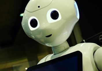 افشاگری داخلی Amazon: برنامه برای جایگزینی بیش از ۶۰۰ هزار کارگر با ربات تا سال ۲۰۳۳